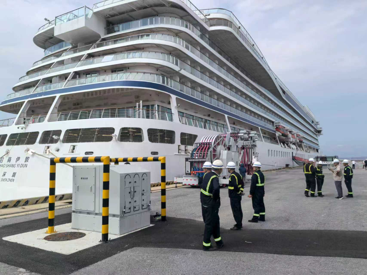 首次连船测试成功！辽港集团迈入邮轮低碳靠泊新时代